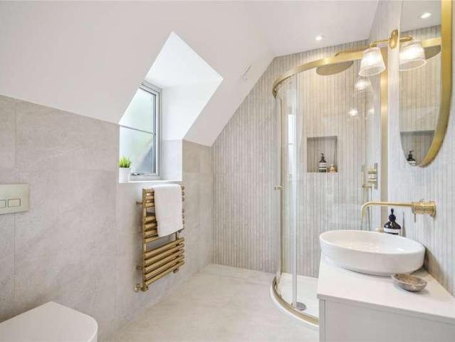 House for sale in Gerrards Cross, Tatling End