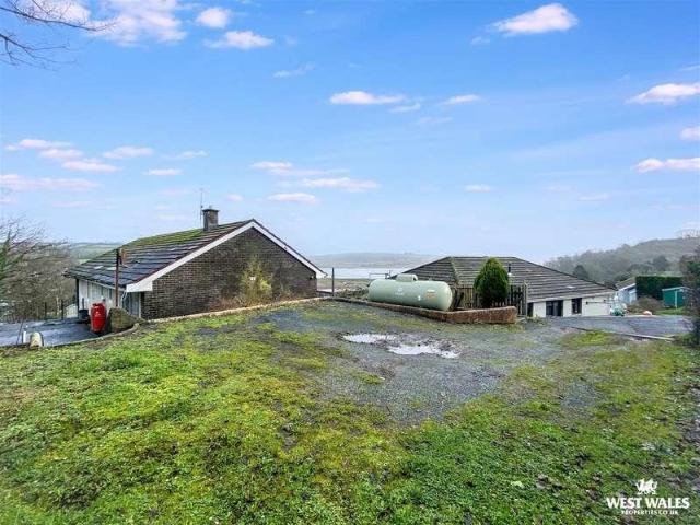 House for sale in Laugharne, Wales