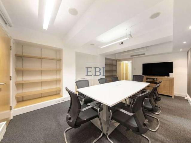 House for sale in Greater London