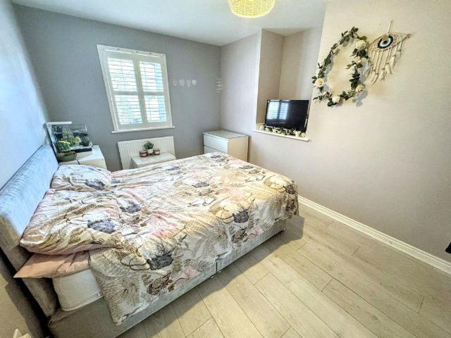House for sale in Burnside, Fence Houses