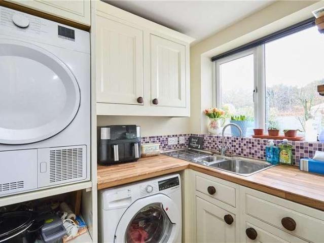 House for sale in Tranmere Park, Guiseley