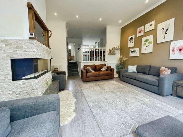 House for sale in Ocean Village, City Of Southampton