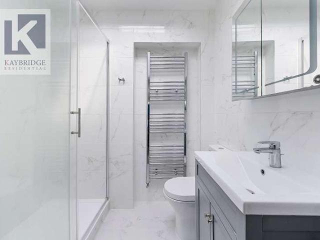House for sale in Stoneleigh, Ewell