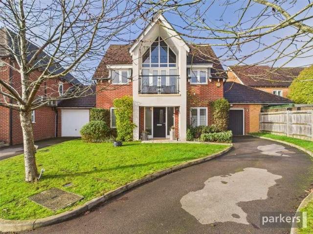 House for sale in Woodley
