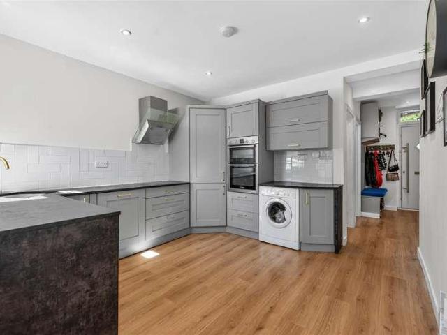 House for sale in Roffey, Horsham