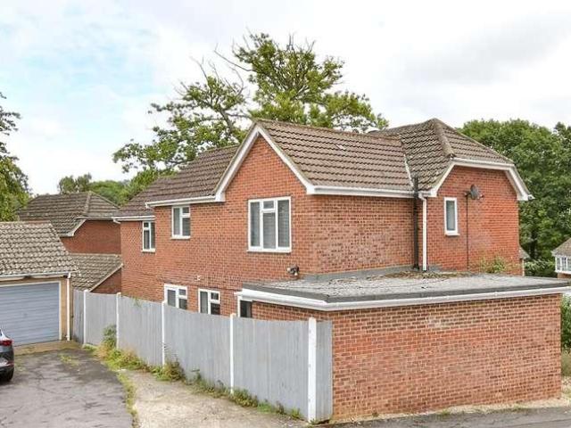 House for sale in Cossington Fields, Maidstone