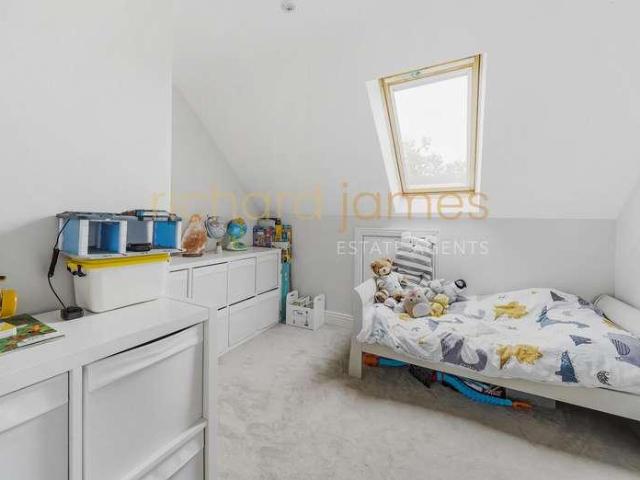 House for sale in Mill Hill, Greater London