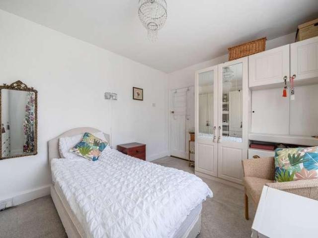 House for sale in Tewkesbury, Pamington