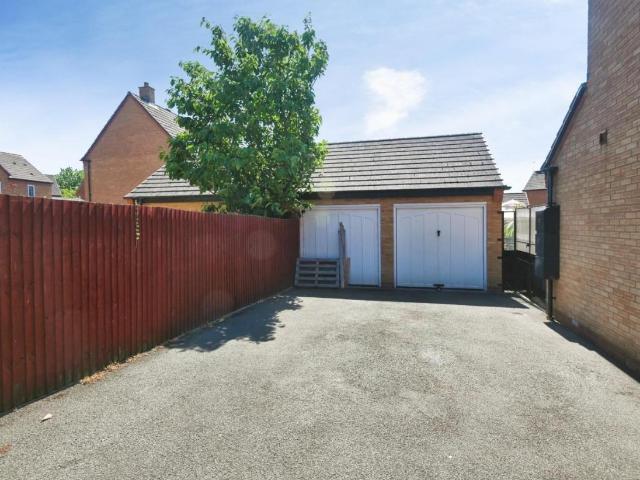 House for sale in Kettlebrook, Staffordshire