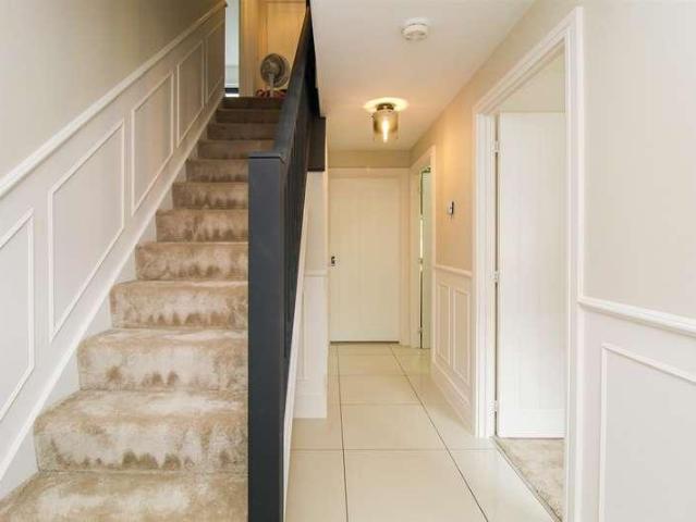 House for sale in Wrenthorpe, West Yorkshire