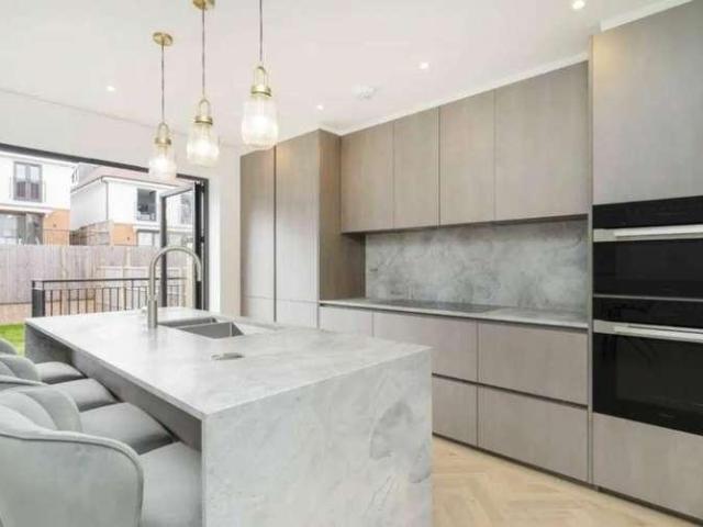 House for sale in Temple Fortune, Greater London