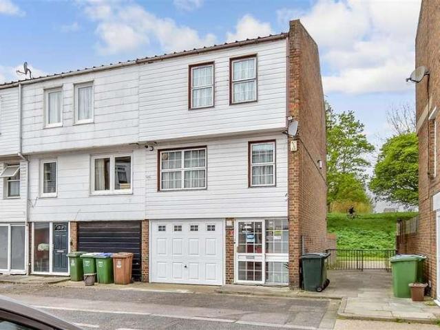 House for sale in Greater London