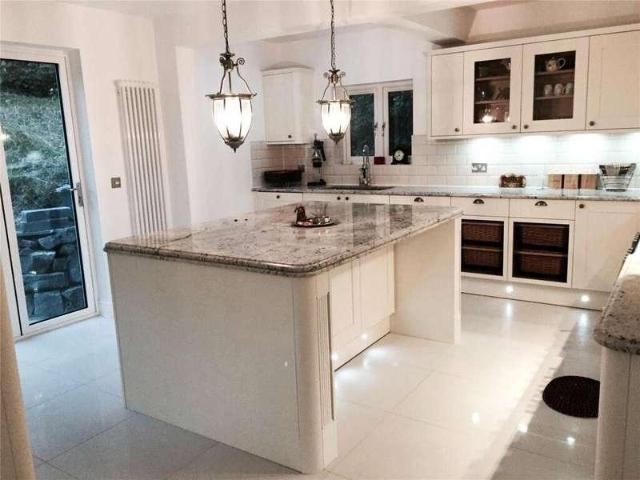House for sale in London Borough of Croydon, Purley