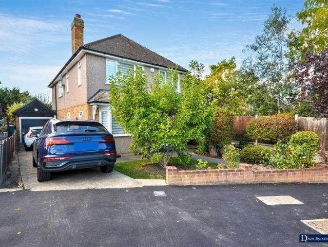 House for sale in London Borough of Havering, Greater London