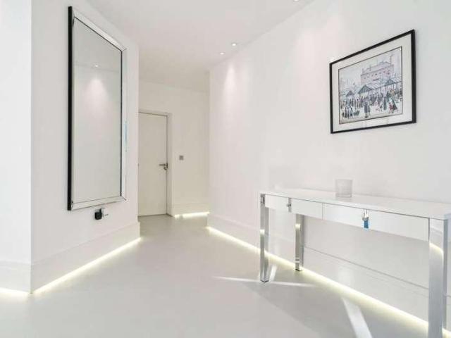 House for sale in Batchworth, Hertfordshire