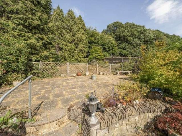 House for sale in London Borough of Croydon, Selsdon