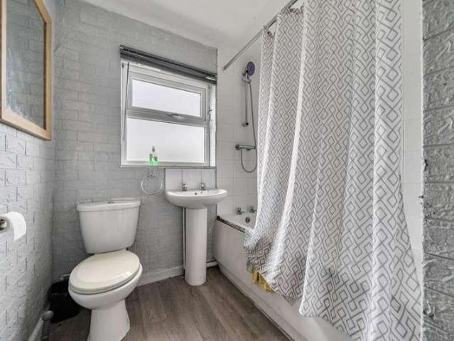 House for sale in Cotswold Gate, West Oxfordshire