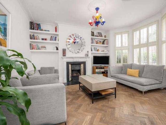 House for sale in London Borough of Richmond upon Thames, Greater London