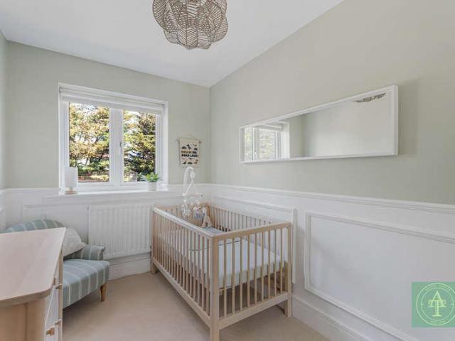 House for sale in Winchmore Hill, Edmonton