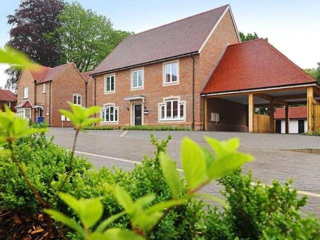 House for sale in Fole, Surrey