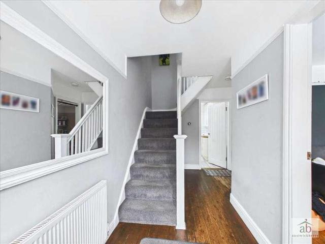 House for sale in California, Ipswich