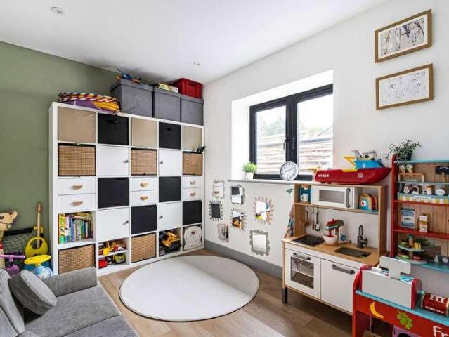 House for sale in Holloway Hill, Waverley