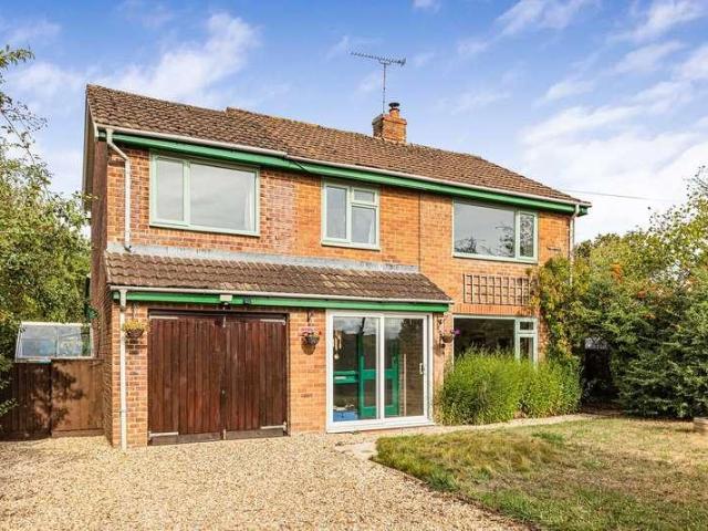 House for sale in Dauntsey, Wiltshire