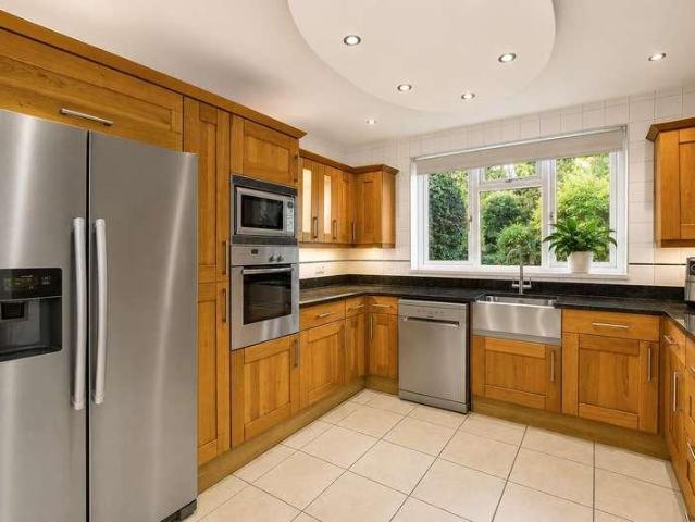 House for sale in London Borough of Ealing, Greenford
