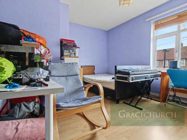 House for sale in Greater London