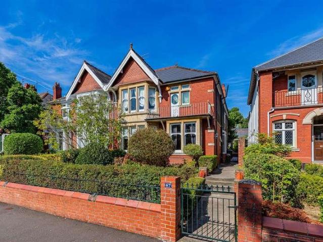 House for sale in Plasnewydd, Falcon Lodge