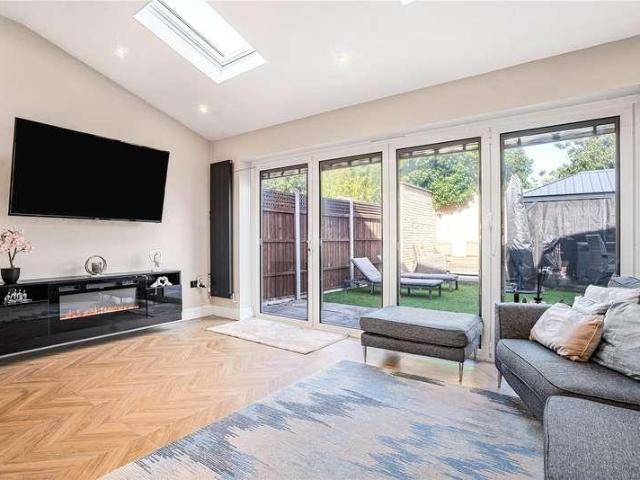 House for sale in Kempton Park, Sunbury