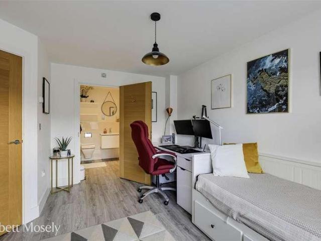 House for sale in The Butts, Kent