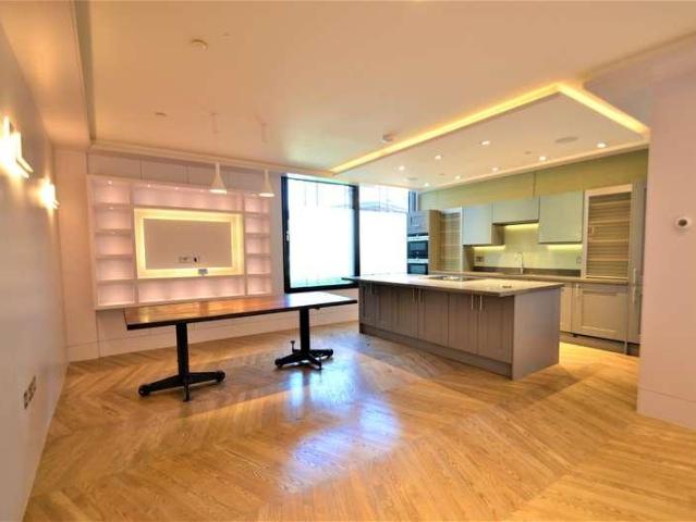House for sale in Chalk Farm, Greater London