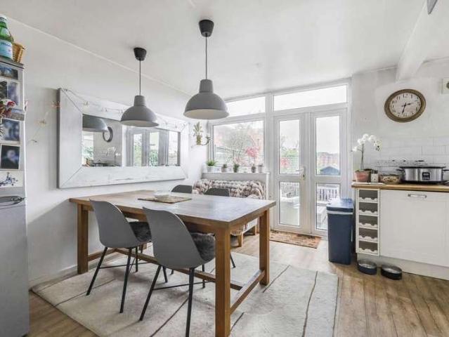 House for sale in Henley-on-Thames, Berrick Salome