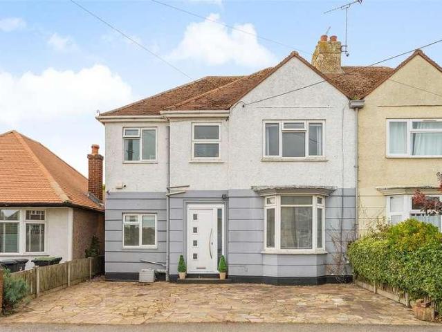 House for sale in Swalecliffe, Canterbury