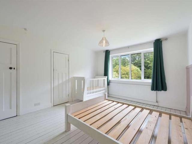 House for sale in Nork, Red Hill