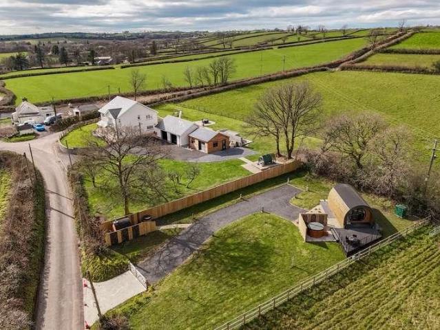 House for sale in Llangunnor, Wales