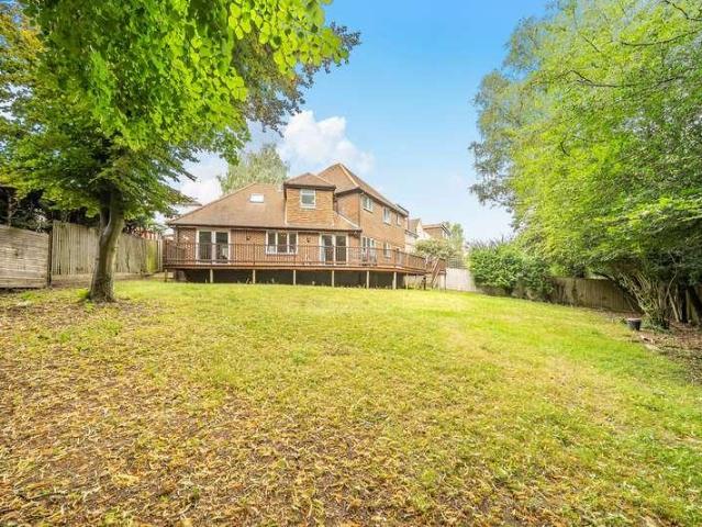 House for sale in Batchworth, Hertfordshire