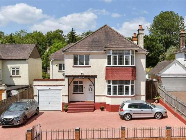 House for sale in London Borough of Croydon, Purley