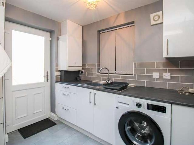 House for sale in Airedale, Pontefract