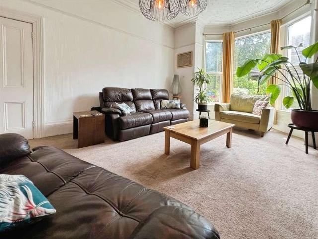 House for sale in Baildon, West Yorkshire