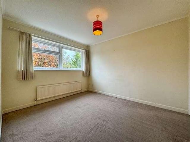House for sale in Hatching Green, Five Acres