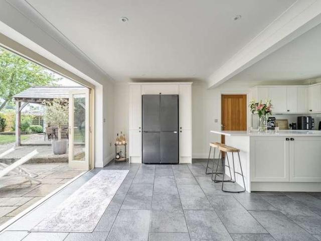 House for sale in Chipping Hill, Essex