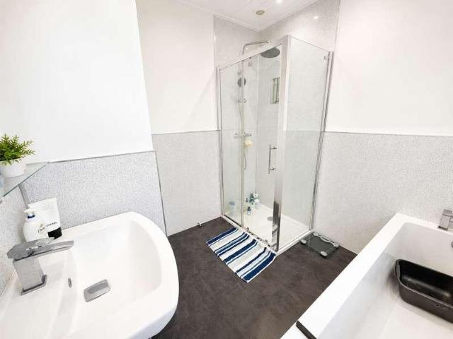 House for sale in Georgia, Greater Manchester