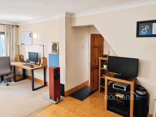 House for sale in Heol-las, Surrey
