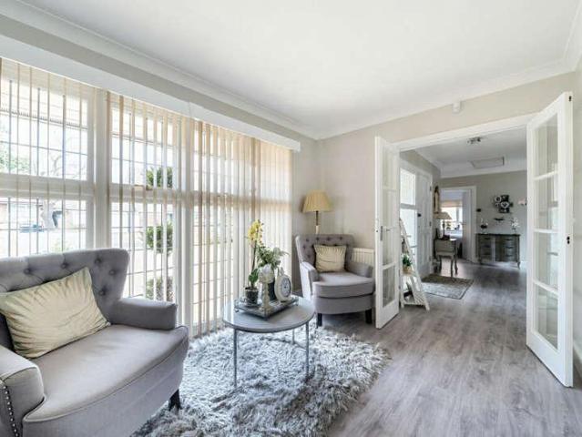 House for sale in Stoneleigh, Ewell