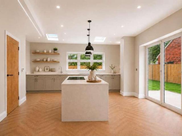 House for sale in Barton In Fabis, East Midlands