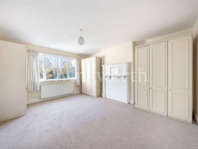 House for sale in Golders Green, Greater London