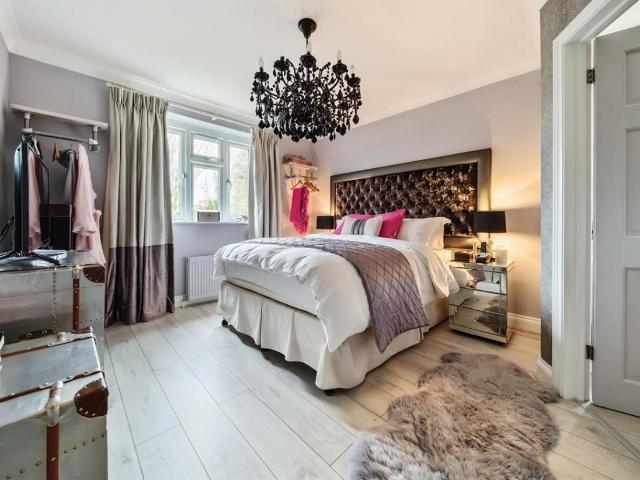 House for sale in Penn, Forty Green