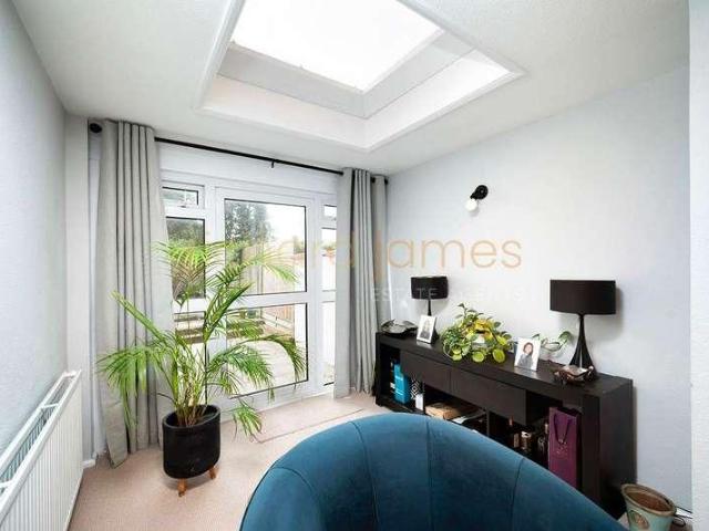 House for sale in Mill Hill, Greater London